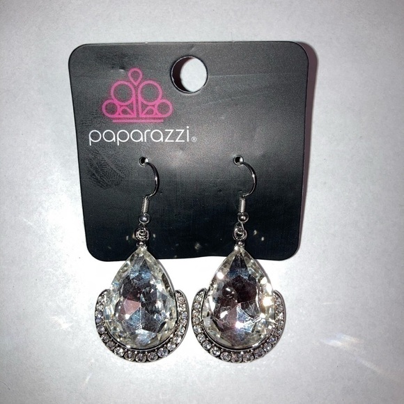 Mega Marvelous White Earring - Picture 6 of 7